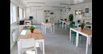 Das Café Anker hat einen großen Aufenthaltsraum.