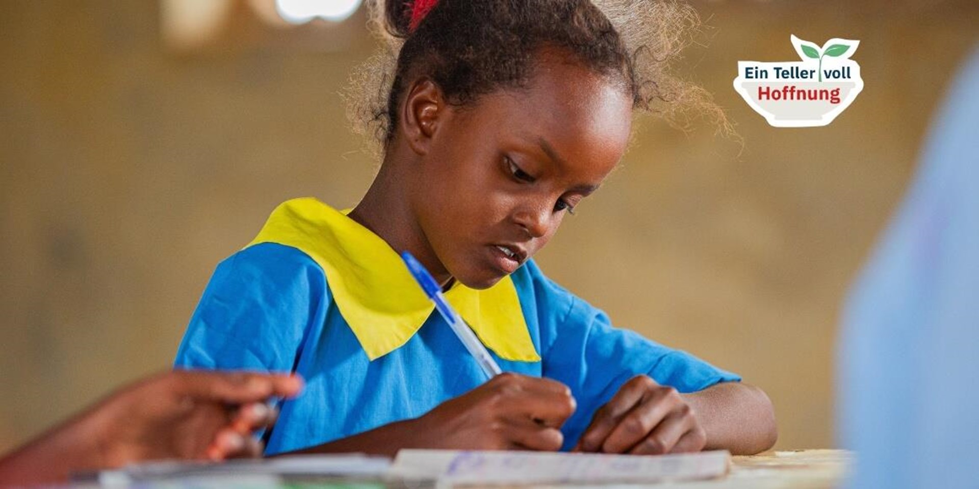 Mädchen im Schulunterricht im Norden Kenias