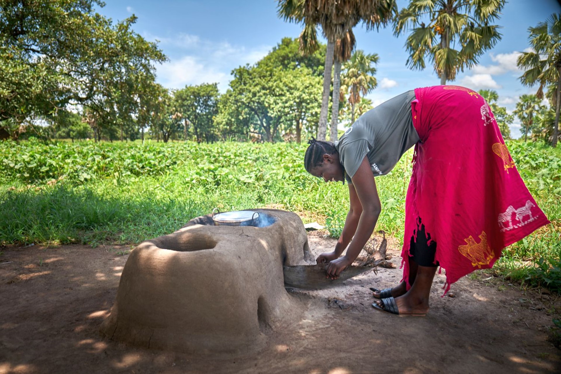 die Energiesparöfen der Caritas retten Frauenleben