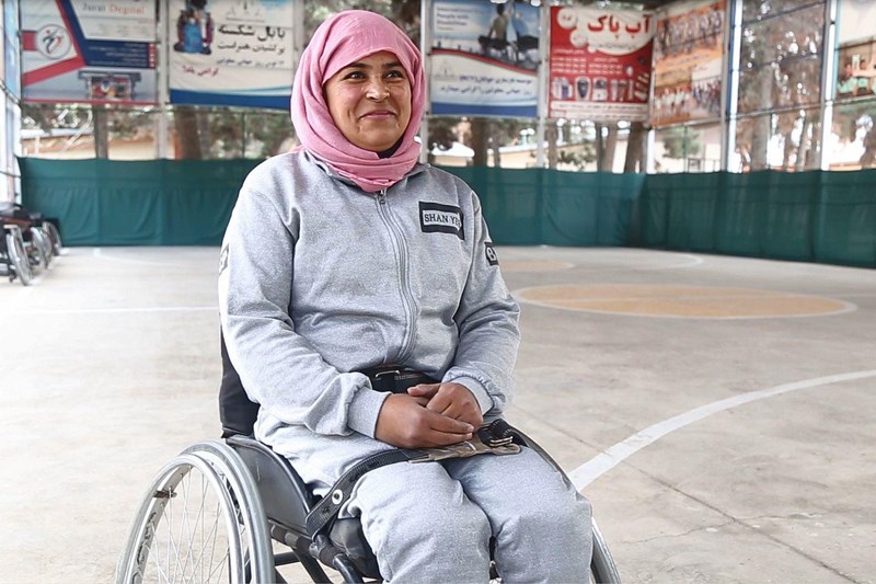 Fahima findet Motivation im Basketball-Team der Caritas