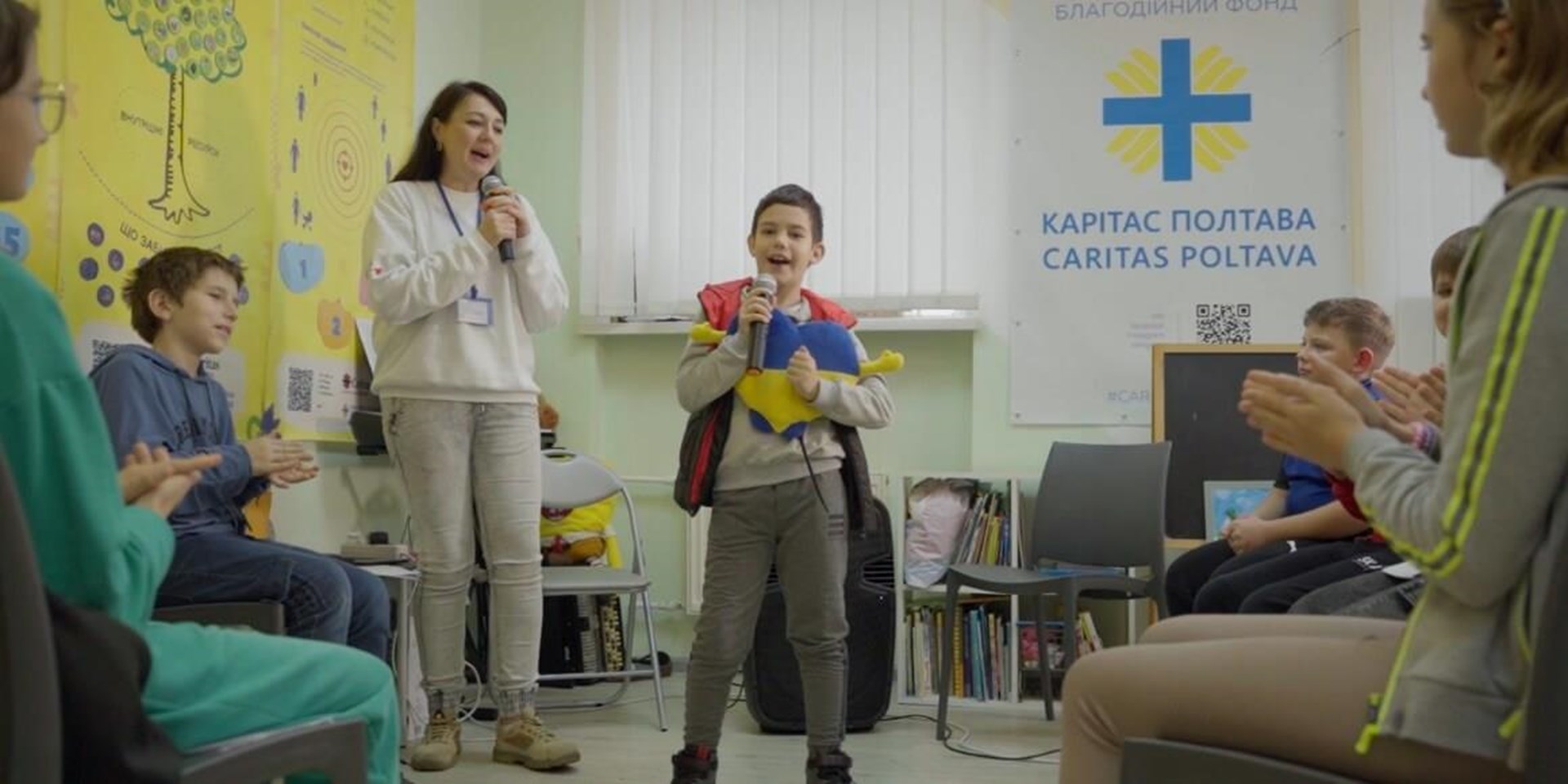 Gemeinsames Singen im Caritas-Zentrum Poltawa