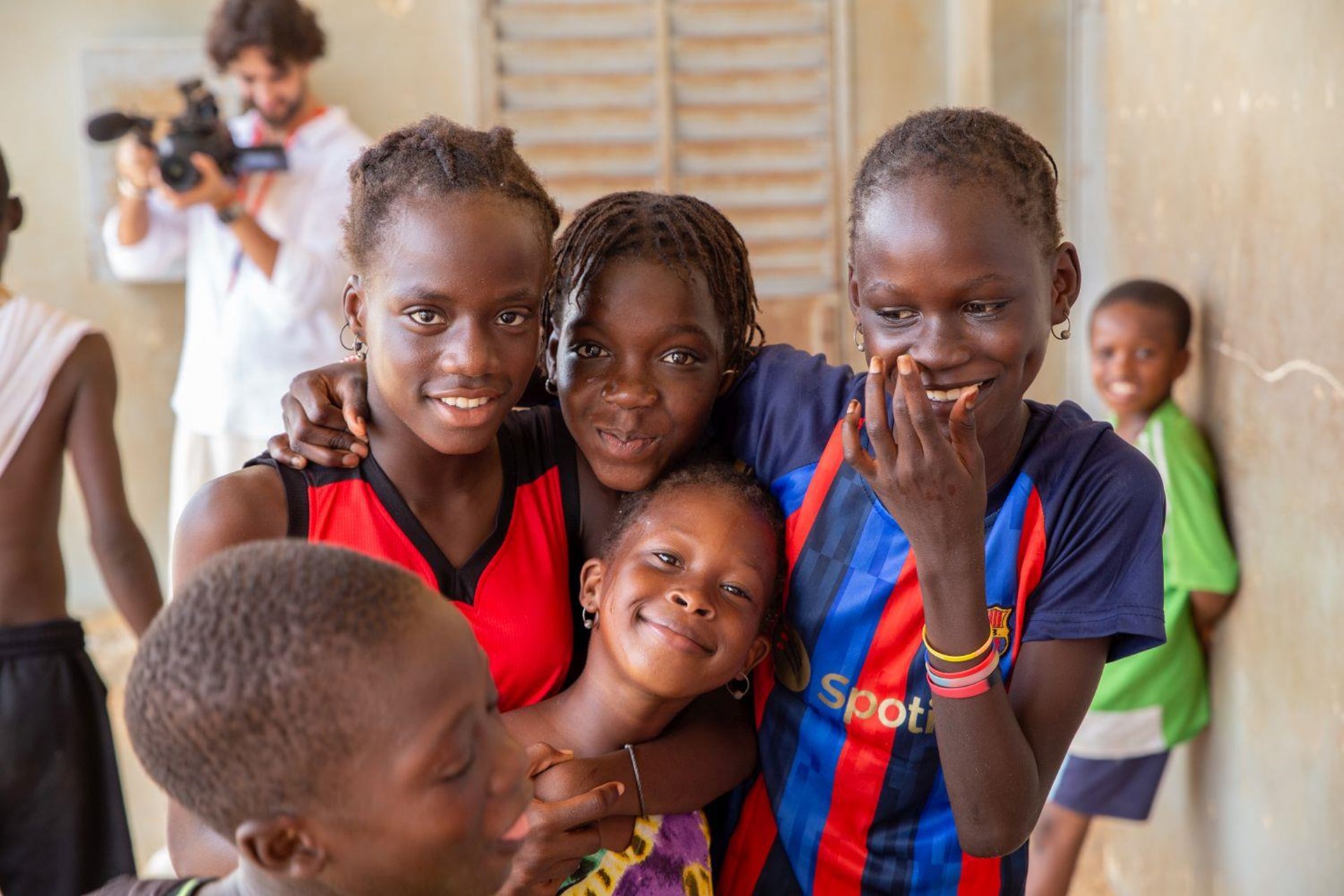 Spielende Kinder im Senegal